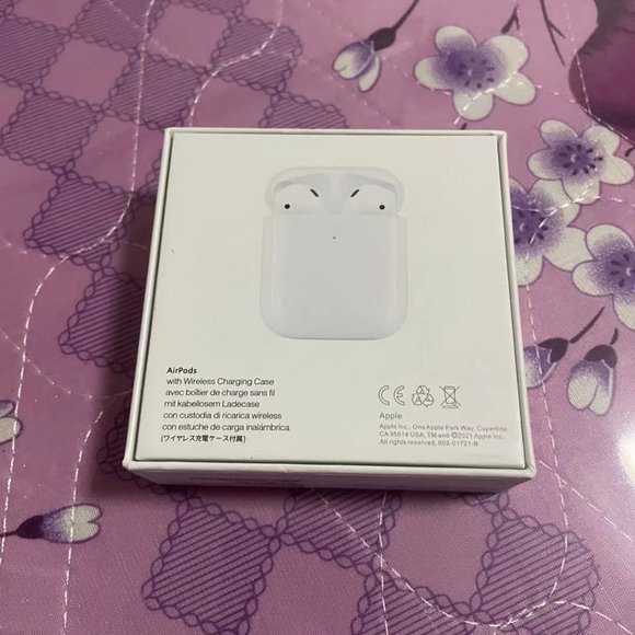 Brand new spot Apple AirPods 2 - Picture 3 of 5